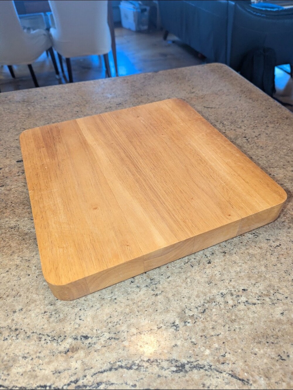 Butcher Block Cutting Board w Feet